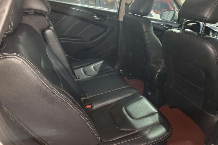 Used Dongfeng Fengon 580 2017 1.5T CVT Comfort Model Interior 8