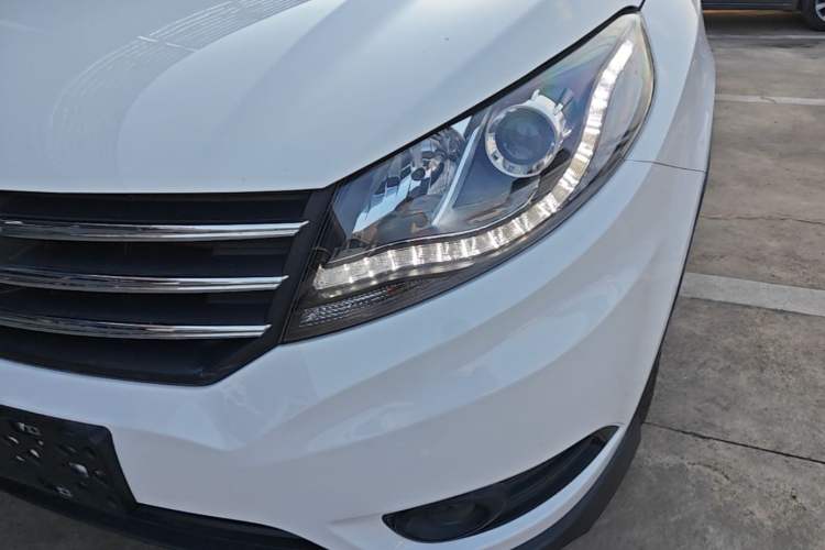 Used Dongfeng Fengon 580 2017 1.5T Manual Luxury Model Left Front Headlight