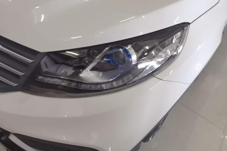 Used Dongfeng Fengon 580 2017 1.5T CVT Smart Style Model Left Front Headlight