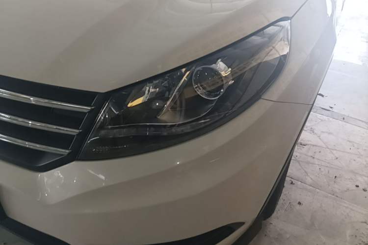 Used Dongfeng Fengon 580 2017 1.5T CVT Luxury Model Left Front Headlight