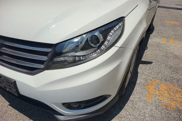 Used Dongfeng Fengon 580 2017 1.5T CVT Comfort Model Left Front Headlight