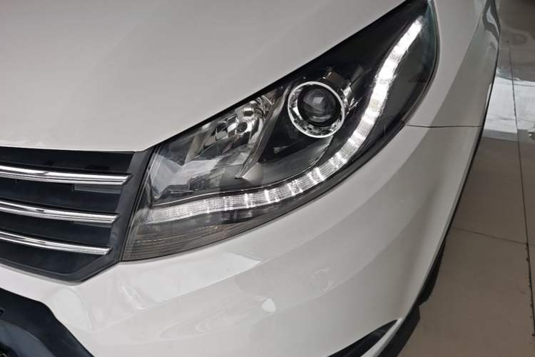 Used Dongfeng Fengon 580 2017 1.8L Manual Comfort Model Left Front Headlight