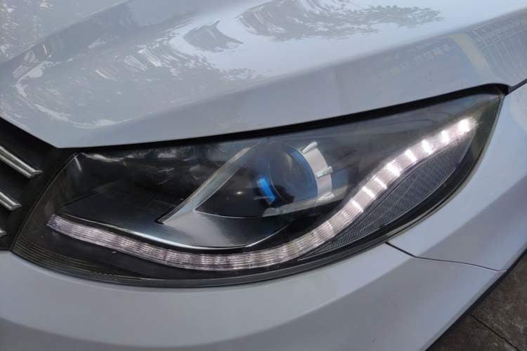 Used Dongfeng Fengon 580 2017 1.5T CVT Smart Style Model Left Front Headlight