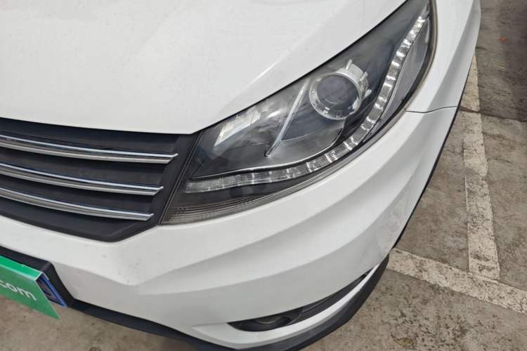 Used Dongfeng Fengon 580 2017 1.5T Manual Luxury Model Left Front Headlight