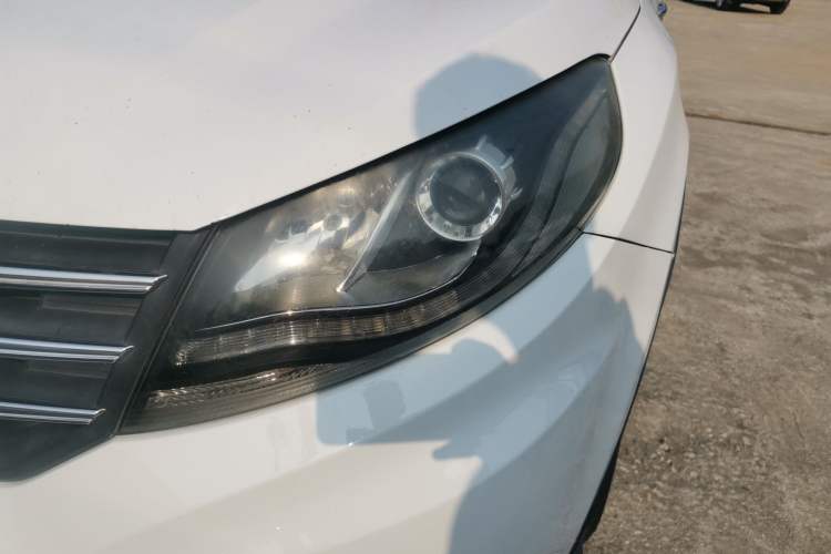 Used Dongfeng Fengon 580 2017 1.5T CVT Comfort Model Left Front Headlight