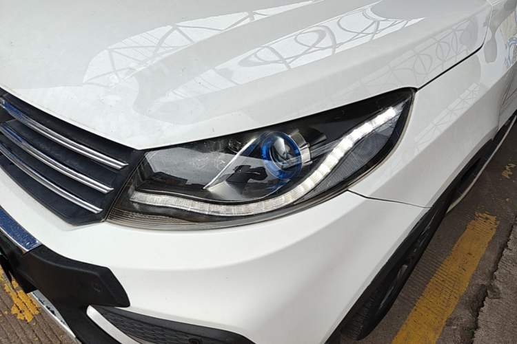 Used Dongfeng Fengon 580 2017 1.5T CVT Smart Connectivity Model Left Front Headlight