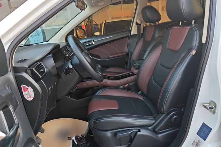 Used Dongfeng Fengon 580 2017 1.5T Manual Luxury Model Left Front Seat