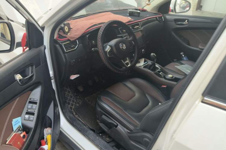 Used Dongfeng Fengon 580 2017 1.5T Manual Luxury Model Left Front Seat