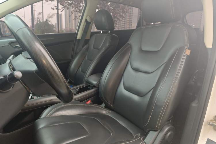 Used Dongfeng Fengon 580 2017 1.5T Manual Luxury Model Left Front Seat