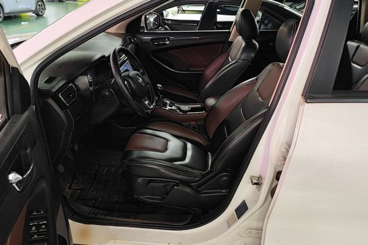 Used Dongfeng Fengon 580 2017 1.5T Manual Luxury Model Left Front Seat