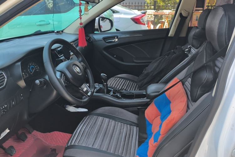 Used Dongfeng Fengon 580 2017 1.5T Manual Luxury Model Left Front Seat