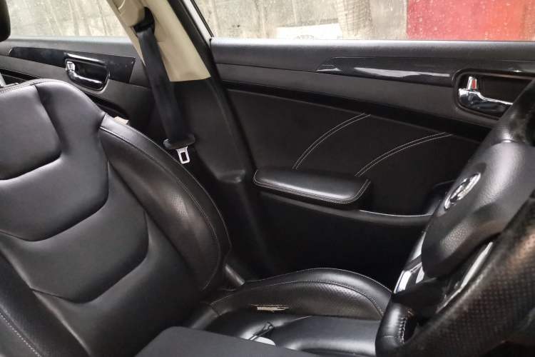 Used Dongfeng Fengon 580 2017 1.8L Manual Comfort Model Left Front Seat