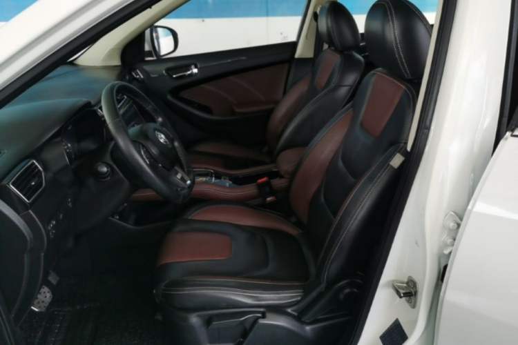 Used Dongfeng Fengon 580 2017 1.5T CVT Luxury Model Left Front Seat