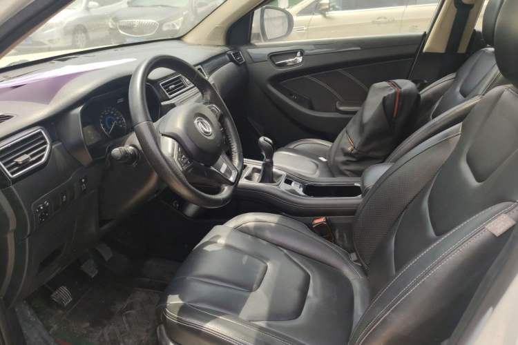 Used Dongfeng Fengon 580 2017 1.5T Manual Luxury Model Left Front Seat