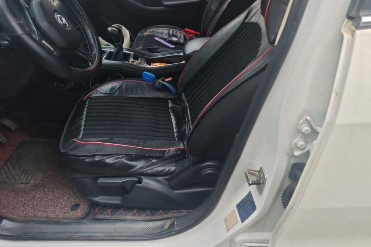 Used Dongfeng Fengon 580 2017 1.5T Manual Luxury Model Left Front Seat