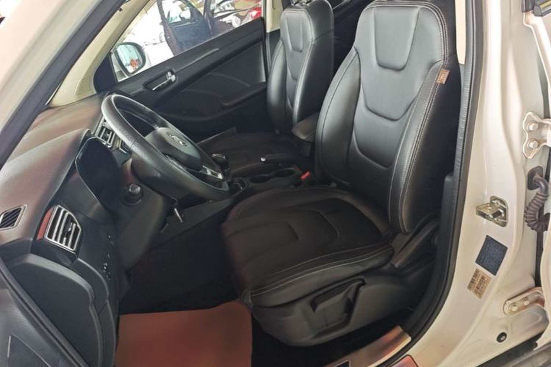 Used Dongfeng Fengon 580 2017 1.8L Manual Comfort Model Left Front Seat