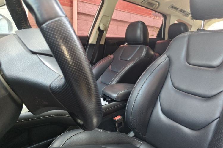 Used Dongfeng Fengon 580 2017 1.5T CVT Comfort Model Left Front Seat