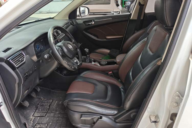 Used Dongfeng Fengon 580 2017 1.5T Manual Luxury Model Left Front Seat