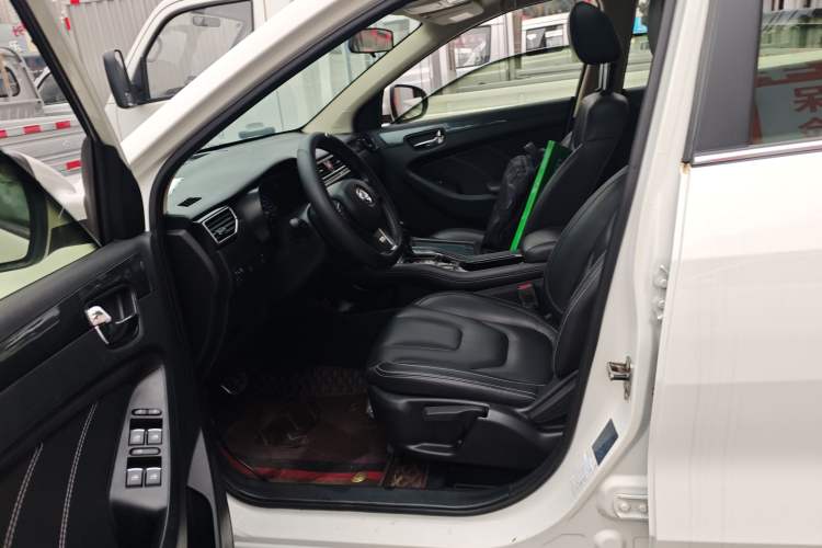 Used Dongfeng Fengon 580 2017 Revised Version 1.5T CVT Luxury Edition Left Front Seat