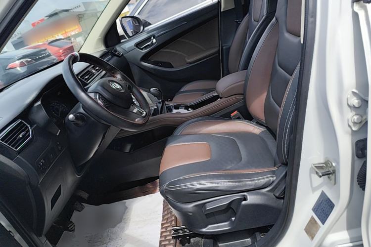 Used Dongfeng Fengon 580 2017 1.5T Manual Luxury Model Left Front Seat