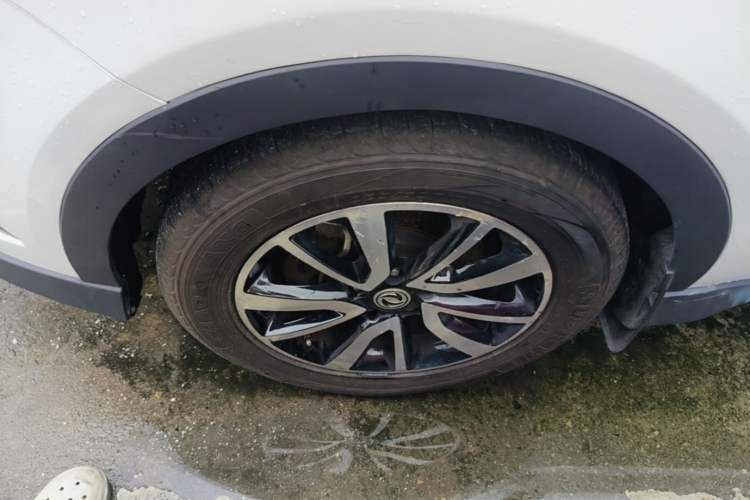 Used Dongfeng Fengon 580 2017 1.5T CVT Luxury Model Left Front Wheel Hub