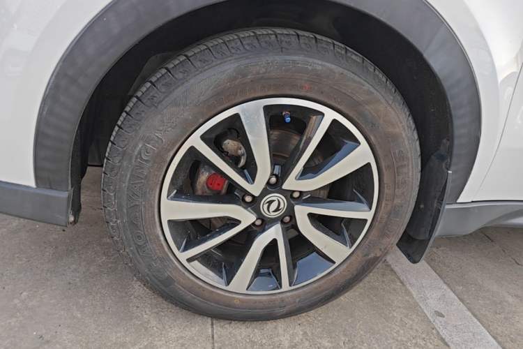 Used Dongfeng Fengon 580 2017 1.5T Manual Luxury Model Left Front Wheel Hub