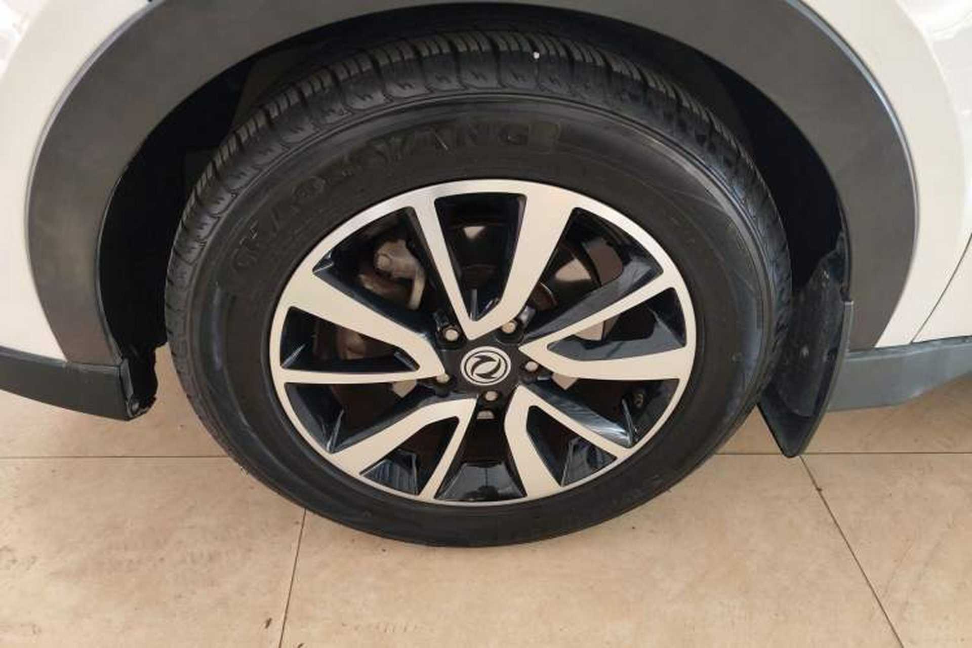 Used Dongfeng Fengon 580 2017 1.5T Manual Luxury Model Left Front Wheel Hub