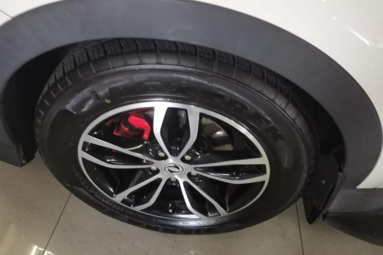 Used Dongfeng Fengon 580 2017 1.5T CVT Smart Style Model Left Front Wheel Hub