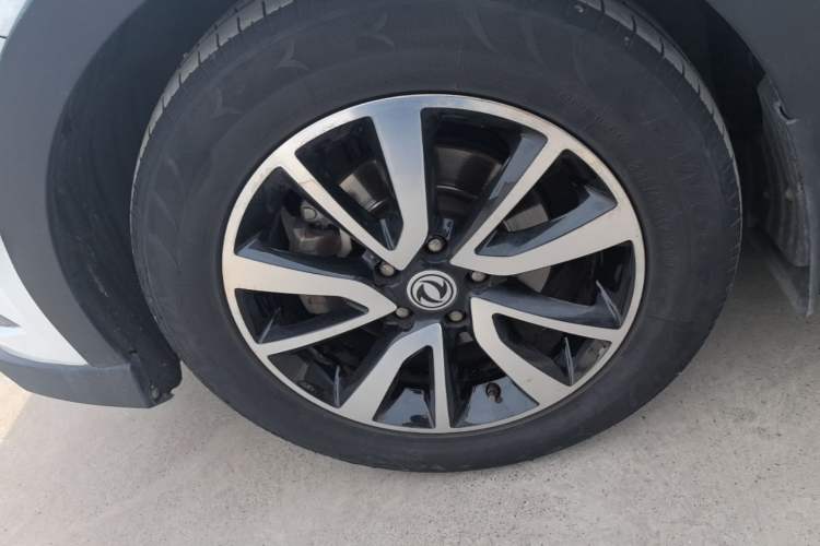 Used Dongfeng Fengon 580 2017 1.5T CVT Luxury Model Left Front Wheel Hub