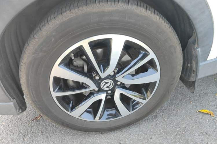 Used Dongfeng Fengon 580 2017 1.5T CVT Luxury Model Left Front Wheel Hub