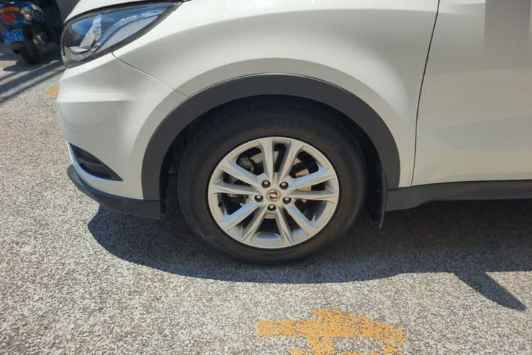 Used Dongfeng Fengon 580 2017 1.5T CVT Comfort Model Left Front Wheel Hub