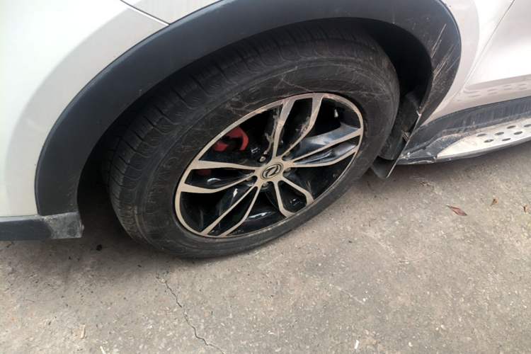 Used Dongfeng Fengon 580 2017 1.5T CVT Smart Style Model Left Front Wheel Hub
