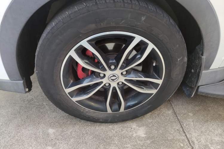 Used Dongfeng Fengon 580 2017 1.5T CVT Smart Style Model Left Front Wheel Hub