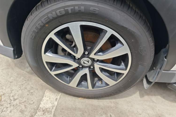 Used Dongfeng Fengon 580 2017 1.5T Manual Luxury Model Left Front Wheel Hub
