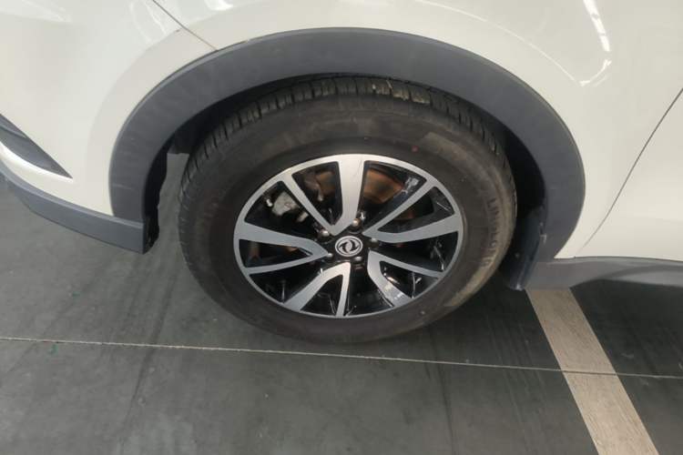 Used Dongfeng Fengon 580 2017 1.5T Manual Luxury Model Left Front Wheel Hub