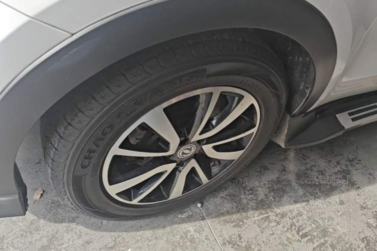 Used Dongfeng Fengon 580 2017 1.5T CVT Luxury Model Left Front Wheel Hub