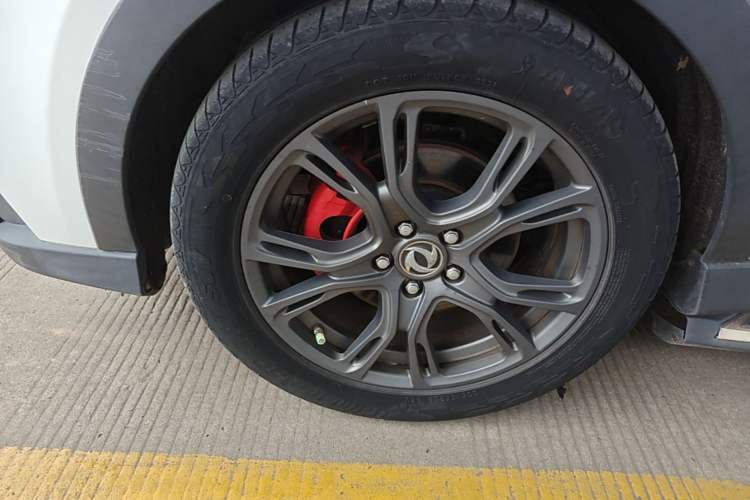 Used Dongfeng Fengon 580 2017 1.5T CVT Smart Connectivity Model Left Front Wheel Hub