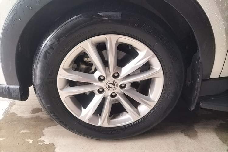 Used Dongfeng Fengon 580 2017 1.8L Manual Comfort Model Left Front Wheel Hub