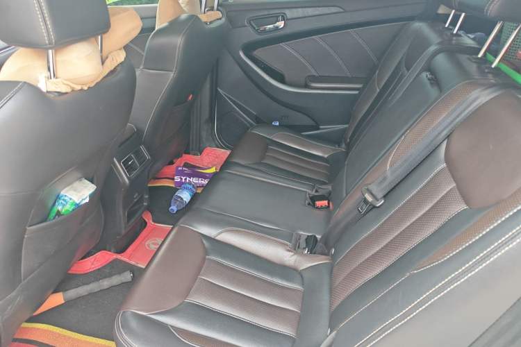 Used Dongfeng Fengon 580 2017 1.5T CVT Smart Connectivity Model Left Rear Seat