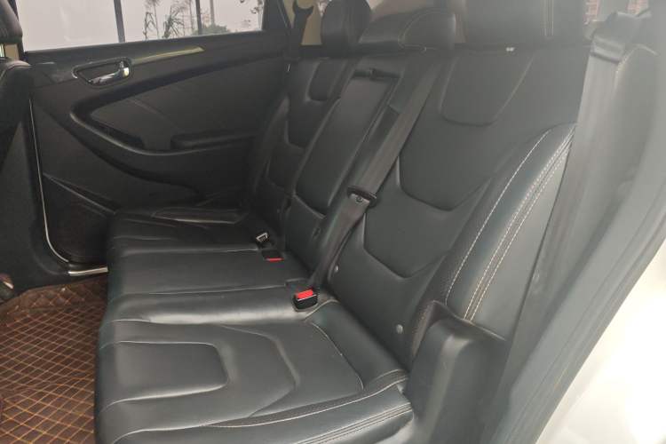 Used Dongfeng Fengon 580 2017 1.5T Manual Luxury Model Left Rear Seat