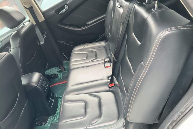 Used Dongfeng Fengon 580 2017 1.5T CVT Comfort Model Left Rear Seat