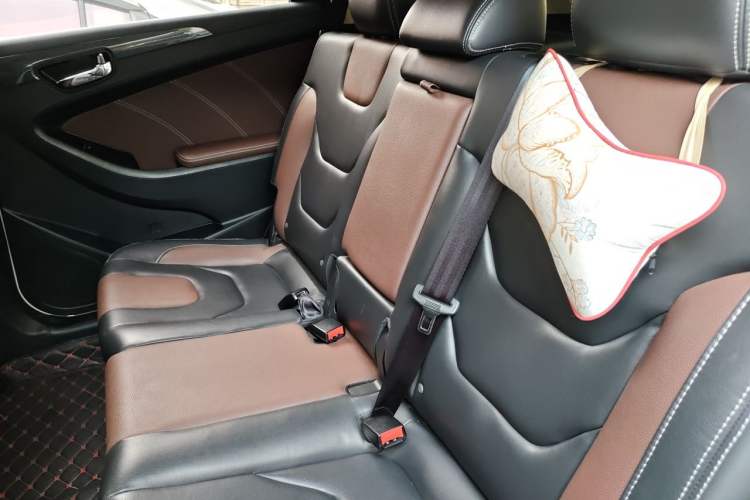Used Dongfeng Fengon 580 2017 1.5T CVT Luxury Model Left Rear Seat