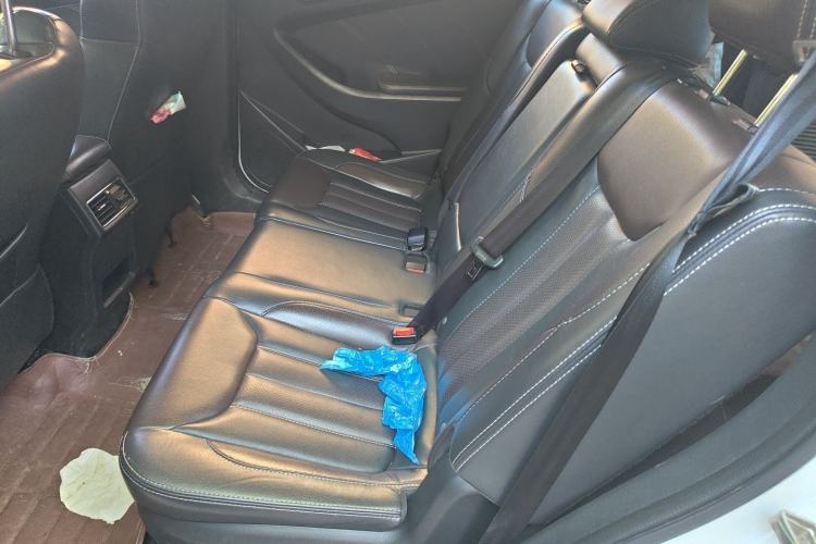 Used Dongfeng Fengon 580 2017 1.5T CVT Smart Connectivity Model Left Rear Seat