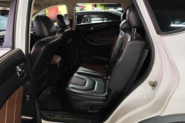 Used Dongfeng Fengon 580 2017 1.5T Manual Luxury Model Left Rear Seat