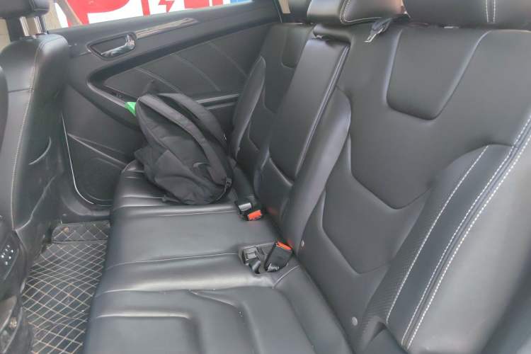 Used Dongfeng Fengon 580 2017 1.5T CVT Luxury Model Left Rear Seat