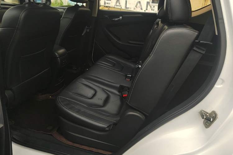 Used Dongfeng Fengon 580 2017 1.5T CVT Luxury Model Left Rear Seat