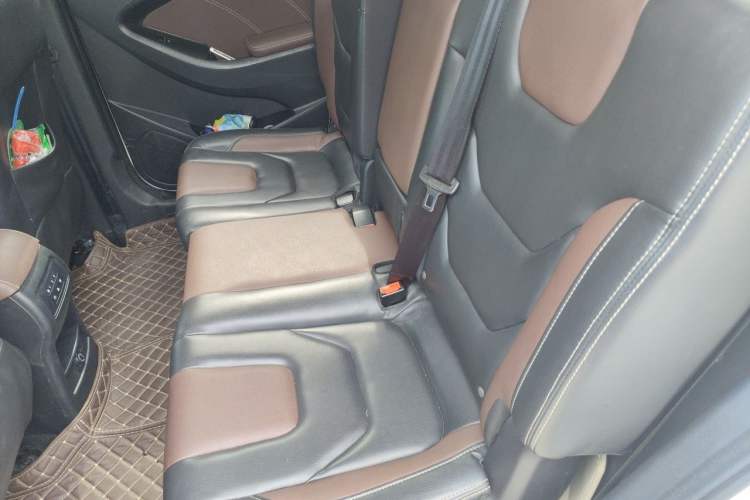 Used Dongfeng Fengon 580 2017 1.5T CVT Comfort Model Left Rear Seat