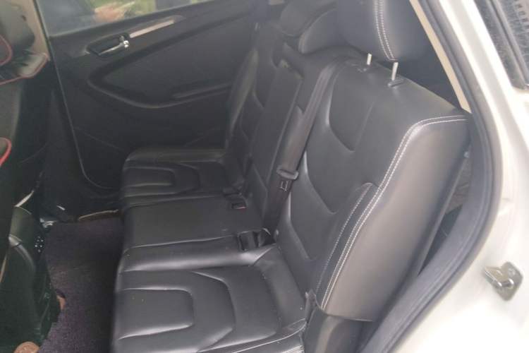 Used Dongfeng Fengon 580 2017 1.5T CVT Comfort Model Left Rear Seat