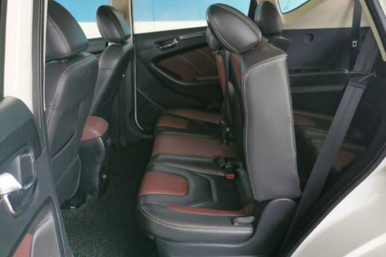 Used Dongfeng Fengon 580 2017 1.5T CVT Luxury Model Left Rear Seat