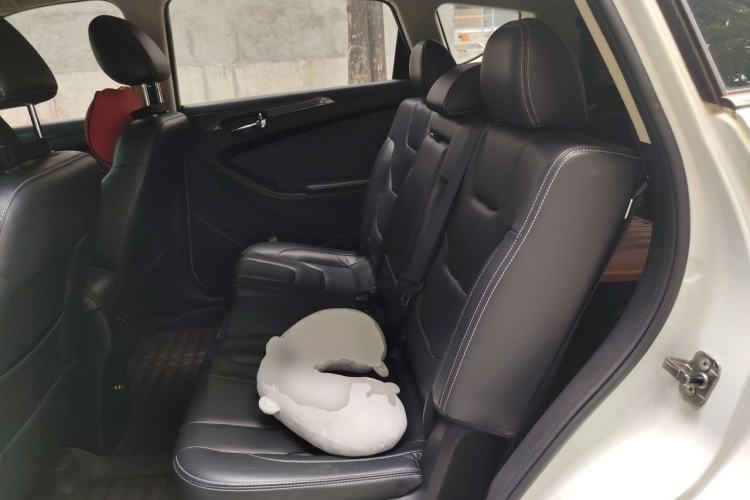Used Dongfeng Fengon 580 2017 Revised Version 1.5T CVT Luxury Edition Left Rear Seat